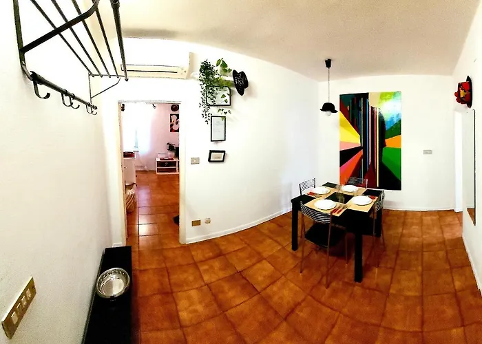 The Hatter'S Venice Apartment